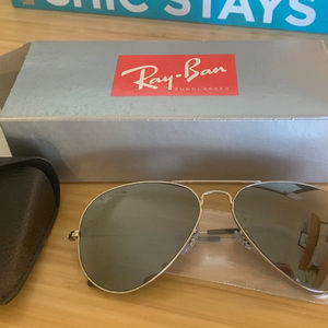 NWT Ray-Ban AVIATOR CLASSIC Silver / Grey Mirror